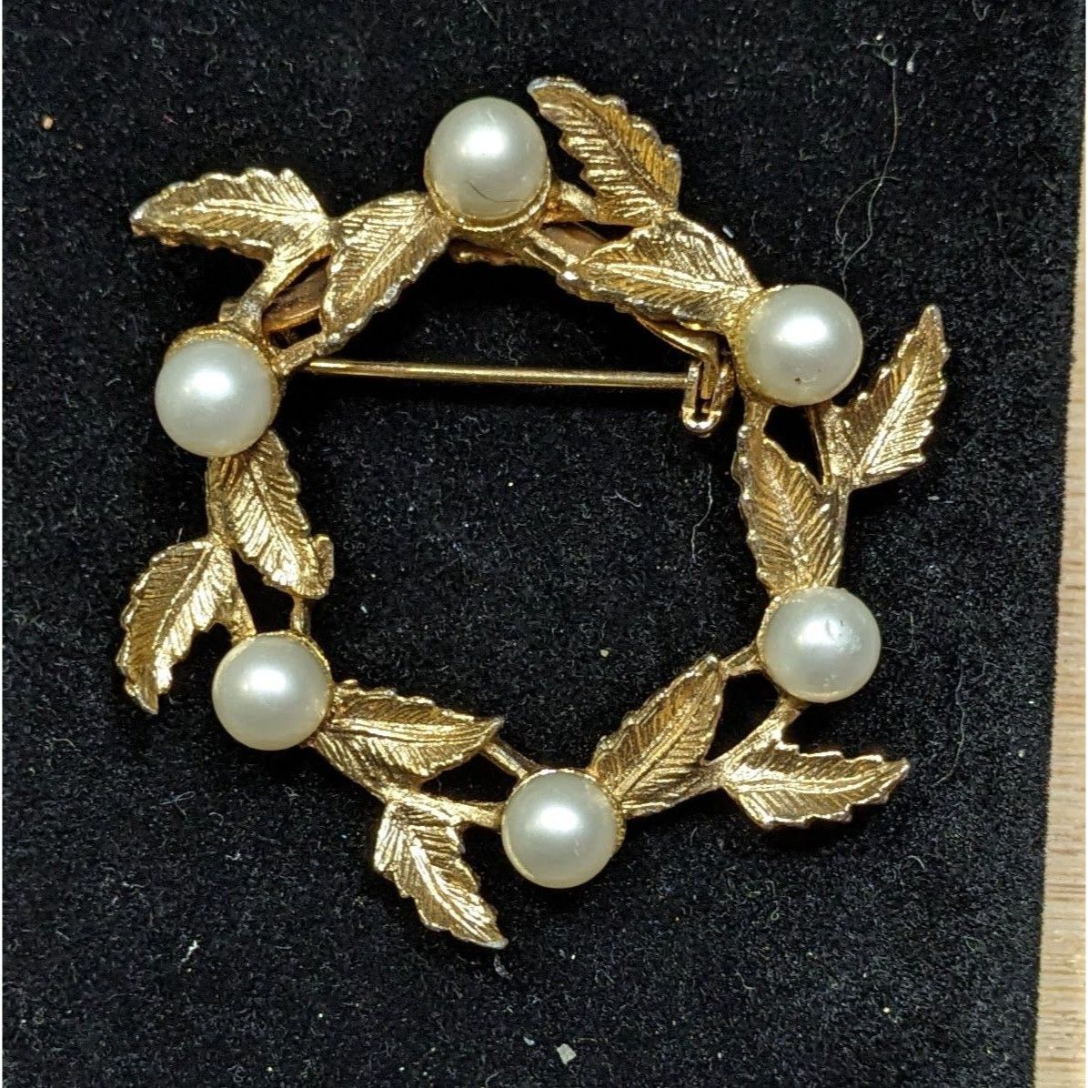 Other Vintage DFA Dubarry Fifth Avenue Gold Tone Leaf Wreath Brooc Size ONE SIZE - 3 Thumbnail