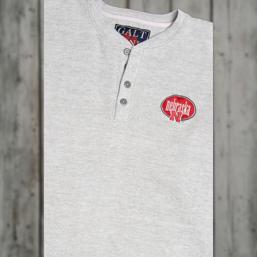 Vintage VINTAGE University of Nebraska Button Henley Sweatshirt Unisex Adults Size X-Large Grey Cotton / Polyester 1990s Galt Sand Mens/Womens Size US XL / EU 56 / 4 - 1 Thumbnail