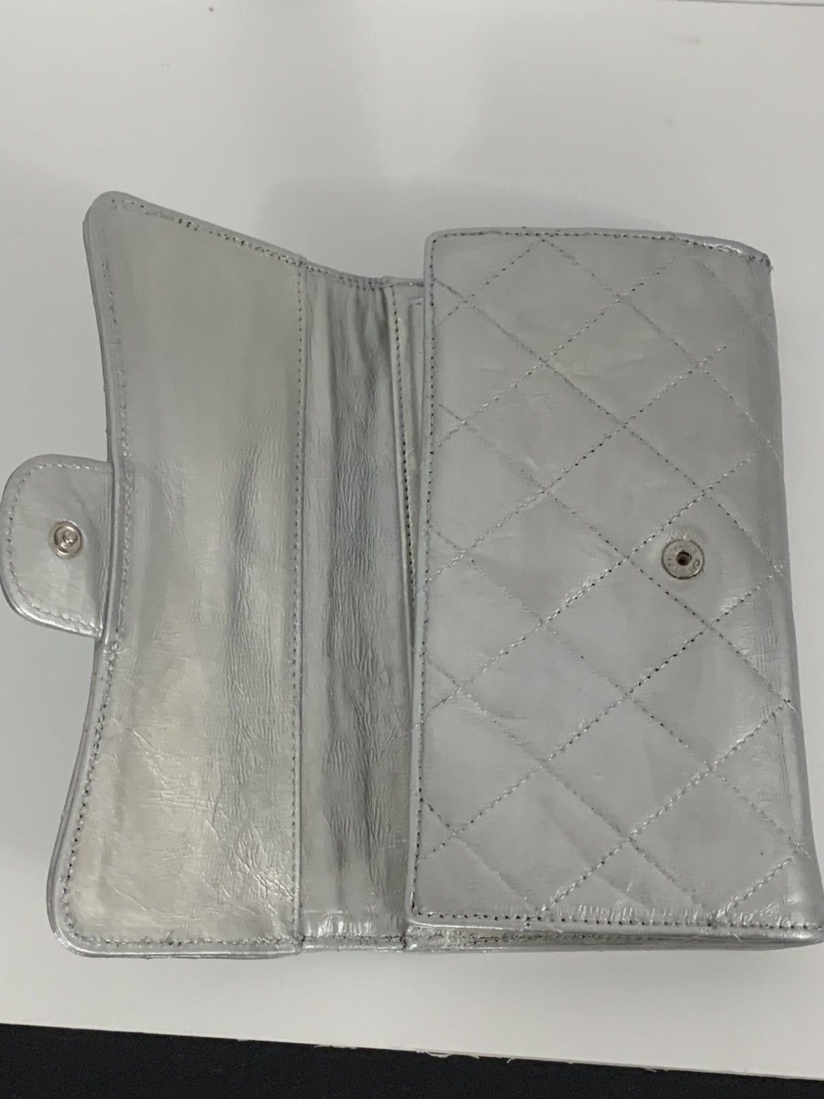 Chanel Wallet Chanel Silver Metallic 2.55 Reissue Size ONE SIZE - 6 Thumbnail