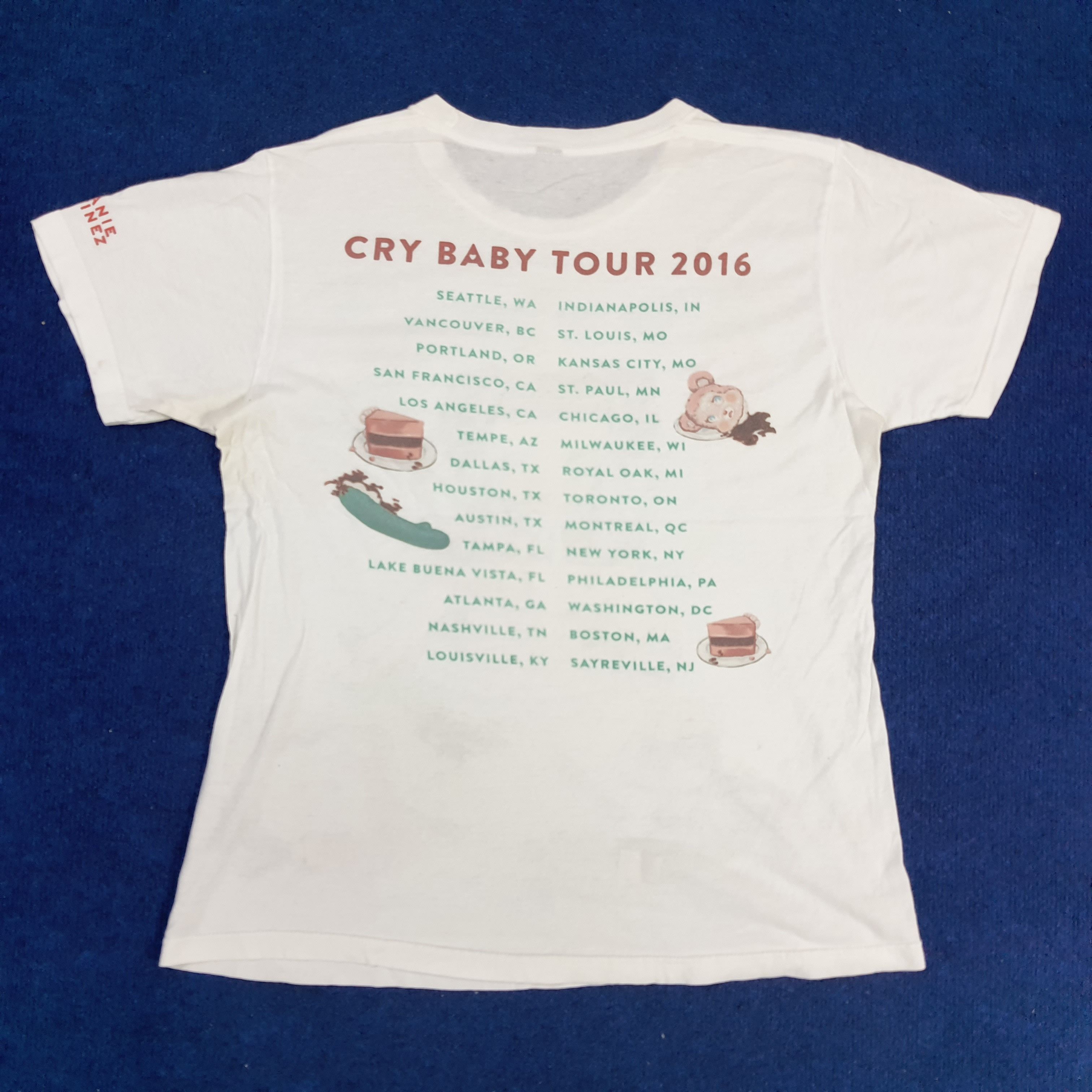 Band Tees × Tultex × Vintage Vintage Melanie Martinez Cry Baby Tour 2016 Tshirt Size US M / EU 48-50 / 2 - 3 Thumbnail