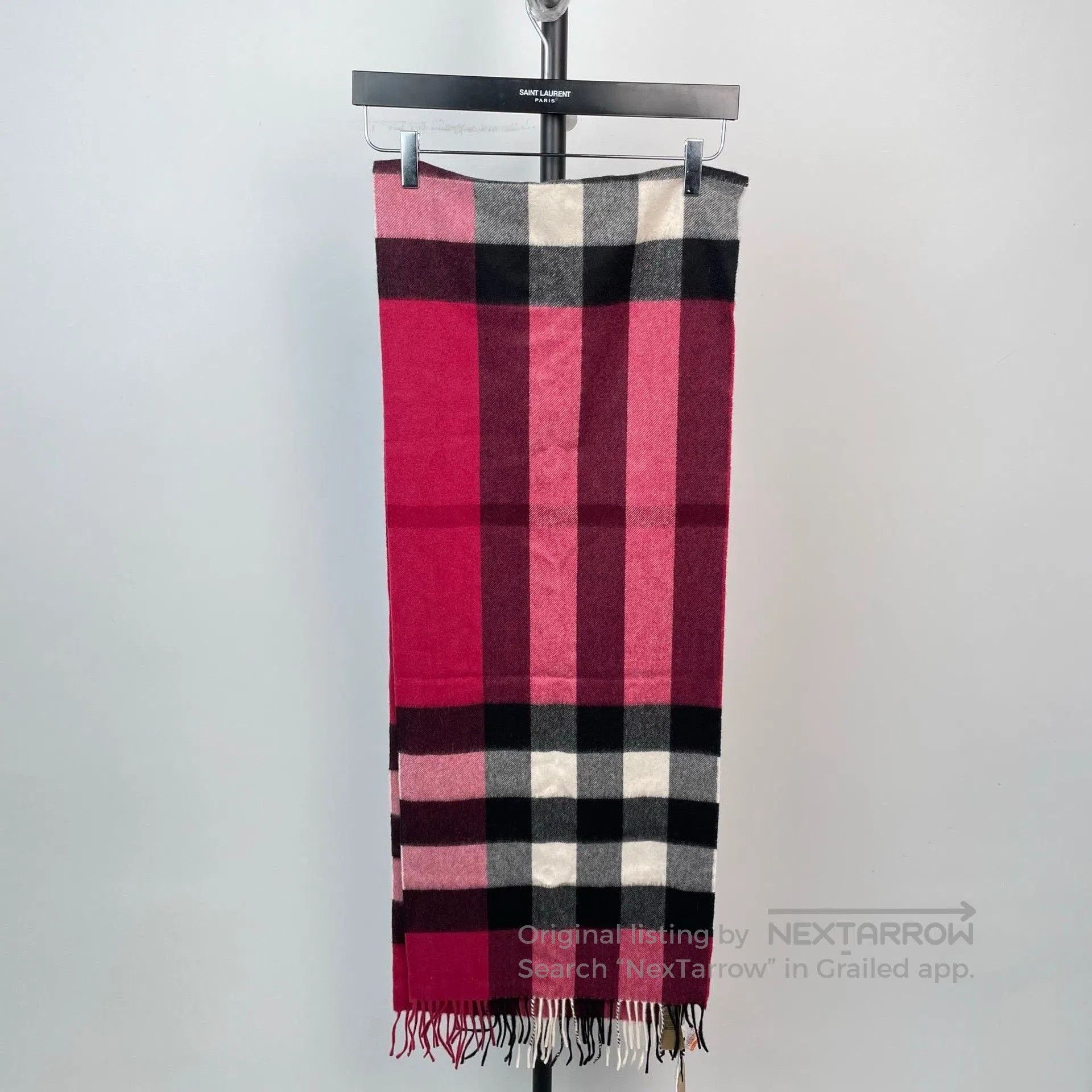 Burberry Burberry Rose Pink Classic Plaid Scarf. Size ONE SIZE - 9 Thumbnail