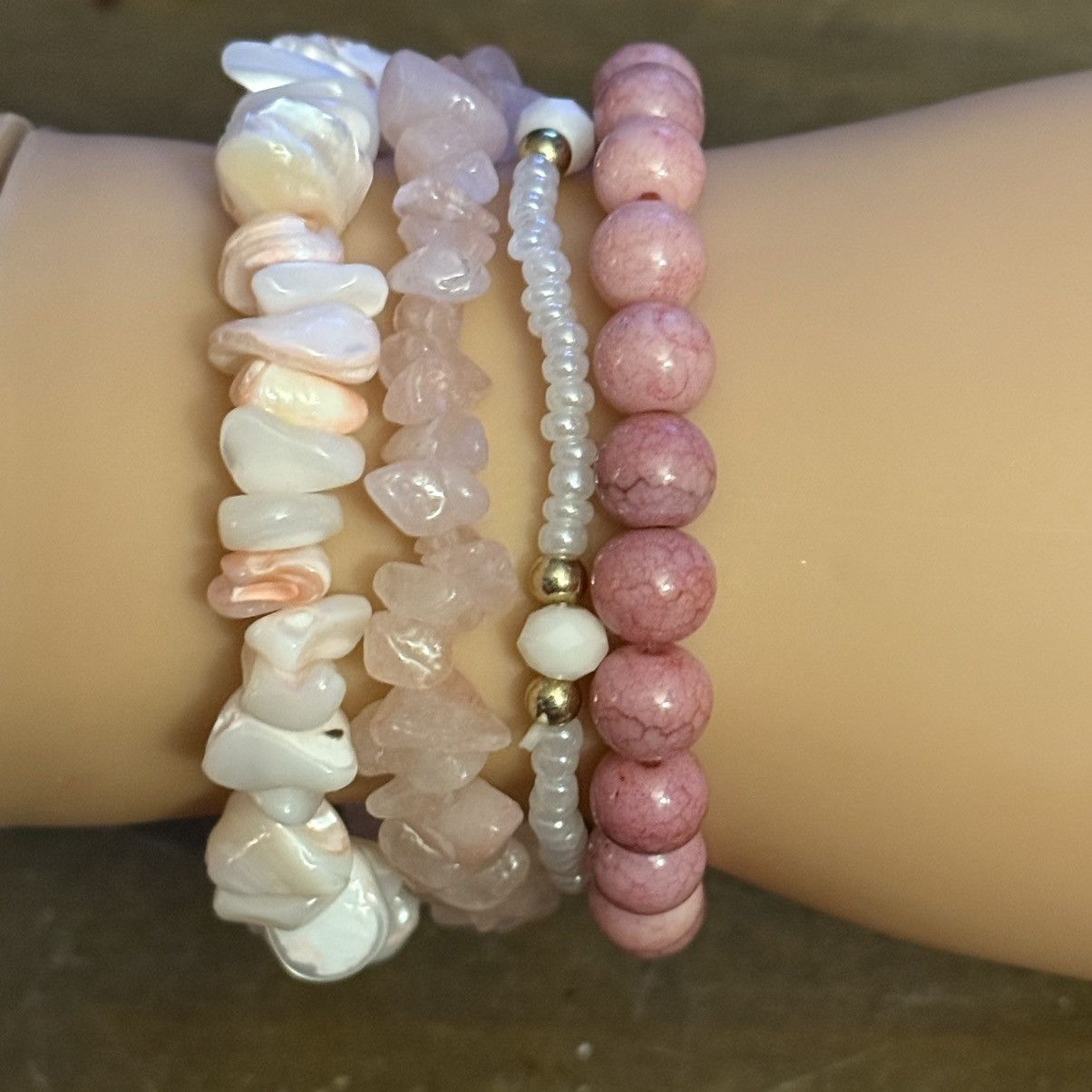 Other Pink and white stretch bracelets Size ONE SIZE - 3 Thumbnail