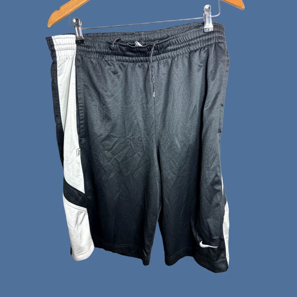 Nike VINTAGE Nike Black Basketball Shimmer Dazzle Shorts M Men Satin Polyester Drawstring 11in Inseam Athletic 4283 Size US 31 - 1 Thumbnail