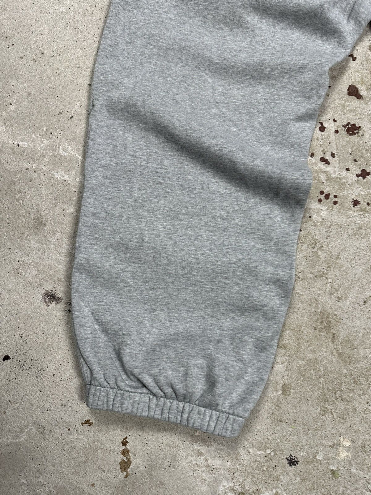 Nike Vintage Y2K Nike Baggy Grey Sweatpants Loose Swoosh rare Size US 38 / EU 54 - 13 Thumbnail