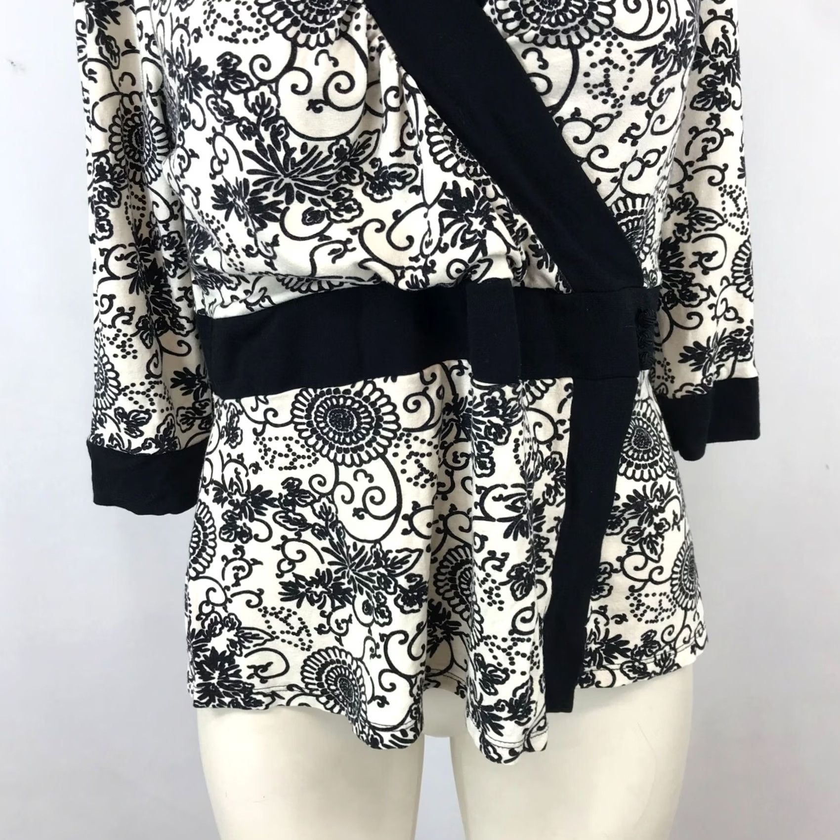 Vintage BRAVISSIMO Womens BLACK/WHITE M/L V NECK WRAP TOP Size M / US 6-8 / IT 42-44 - 3 Thumbnail