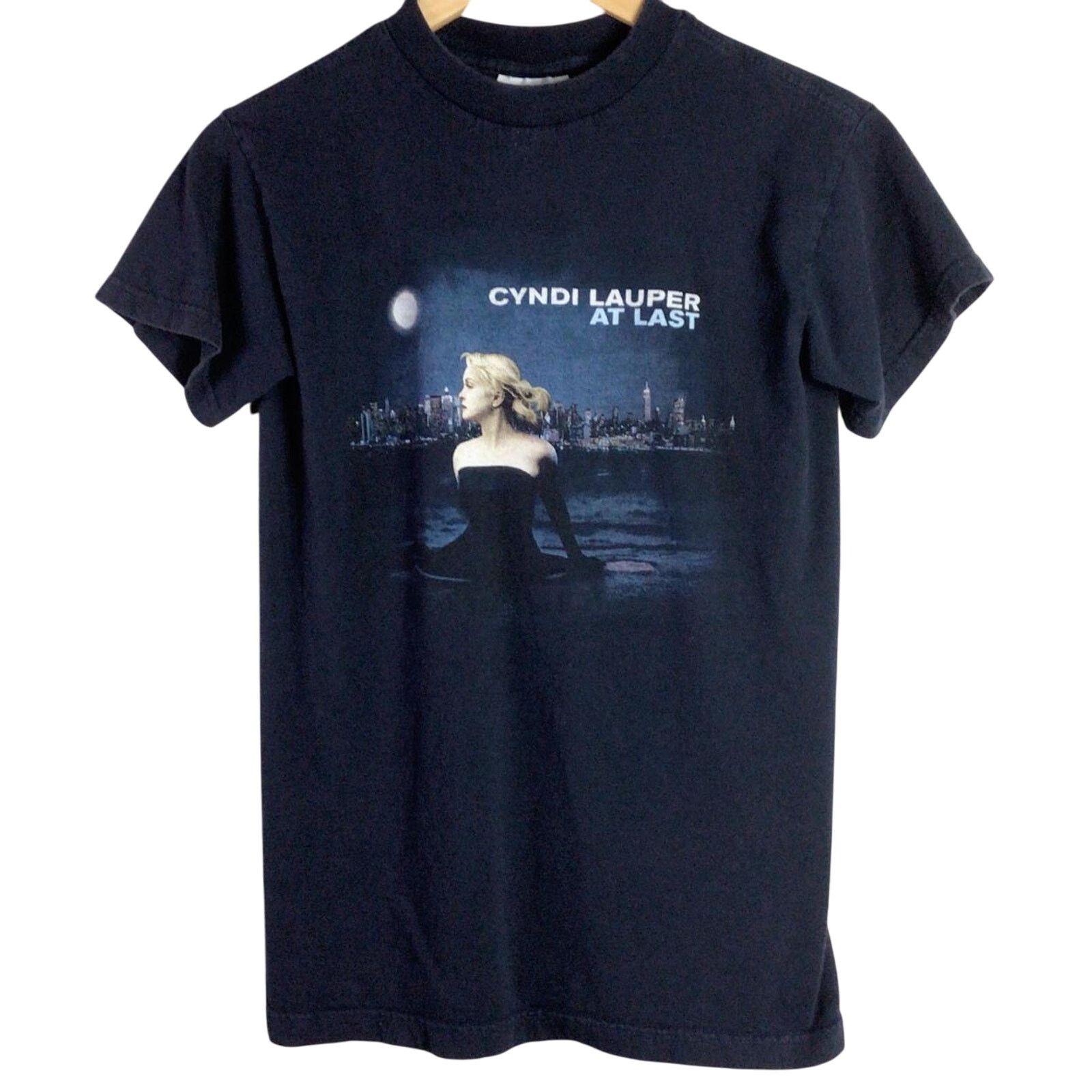 CYNDI LAUPER OFFICIAL MERCH AT LAST BAND CONCERT MUSIC T