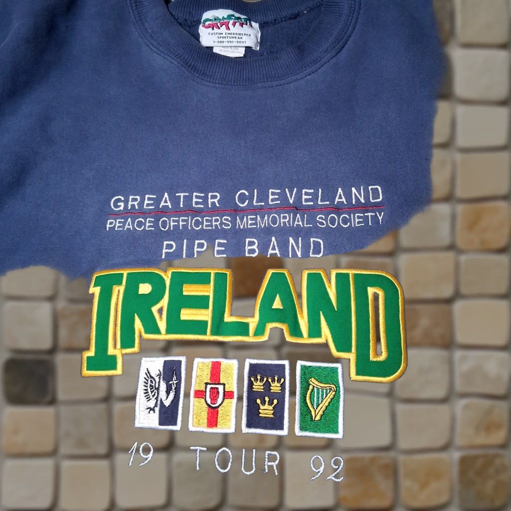 Vintage VINTAGE Cleveland Peace Officers Memorial Society Pipe Band Sweatshirt 2X Ireland Graffiti Blue Men Size US XXL / EU 58 / 5 - 1 Thumbnail