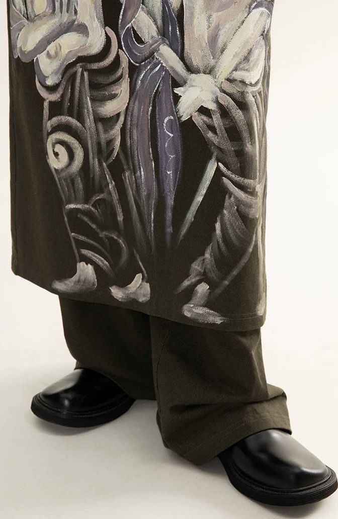 Other wide-leg trousers featuring an hand-painted figure design. Size US 29 - 4 Thumbnail