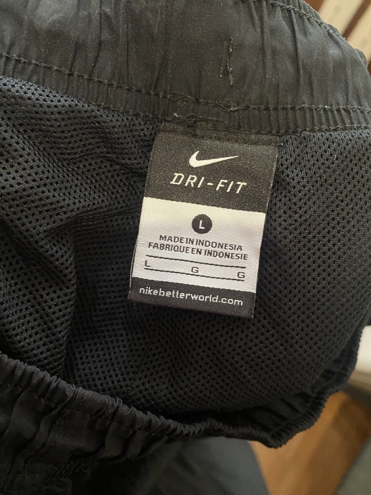Nike Nike Dri- Fit black track pants small logo Size US 40 / EU 56 - 7 Thumbnail