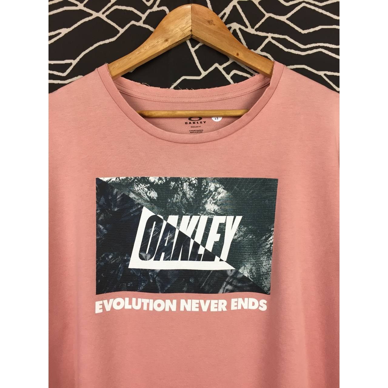 Oakley Oakley Evolution Never Ends Regular Fit Tee Size XL Size US XL / EU 56 / 4 - 3 Thumbnail