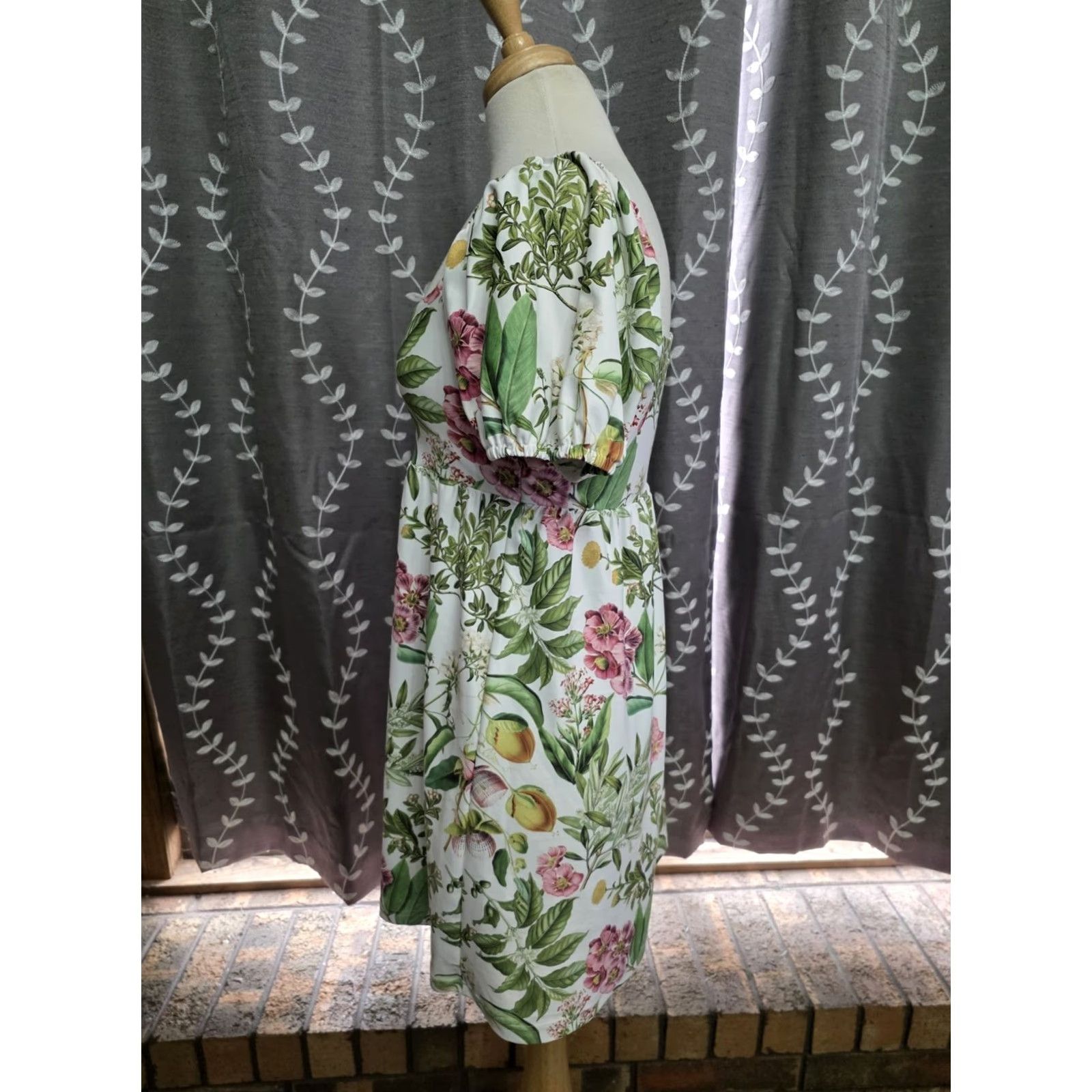 Vintage Smith & Quinn Lucy Dress Floral Print Square Neck Puff Sleeve Mini Women's XS Size XS / US 0-2 / IT 36-38 - 2 Thumbnail