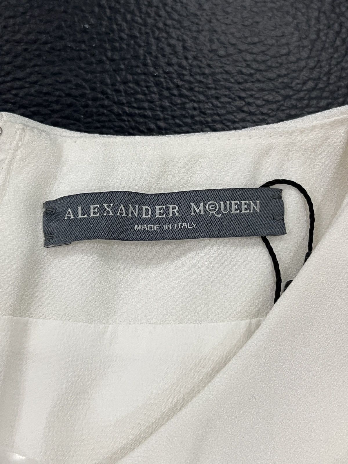 Alexander McQueen Alexander McQueen Asymmetric Ruffle Hem Top Size S / US 4 / IT 40 - 17 Thumbnail