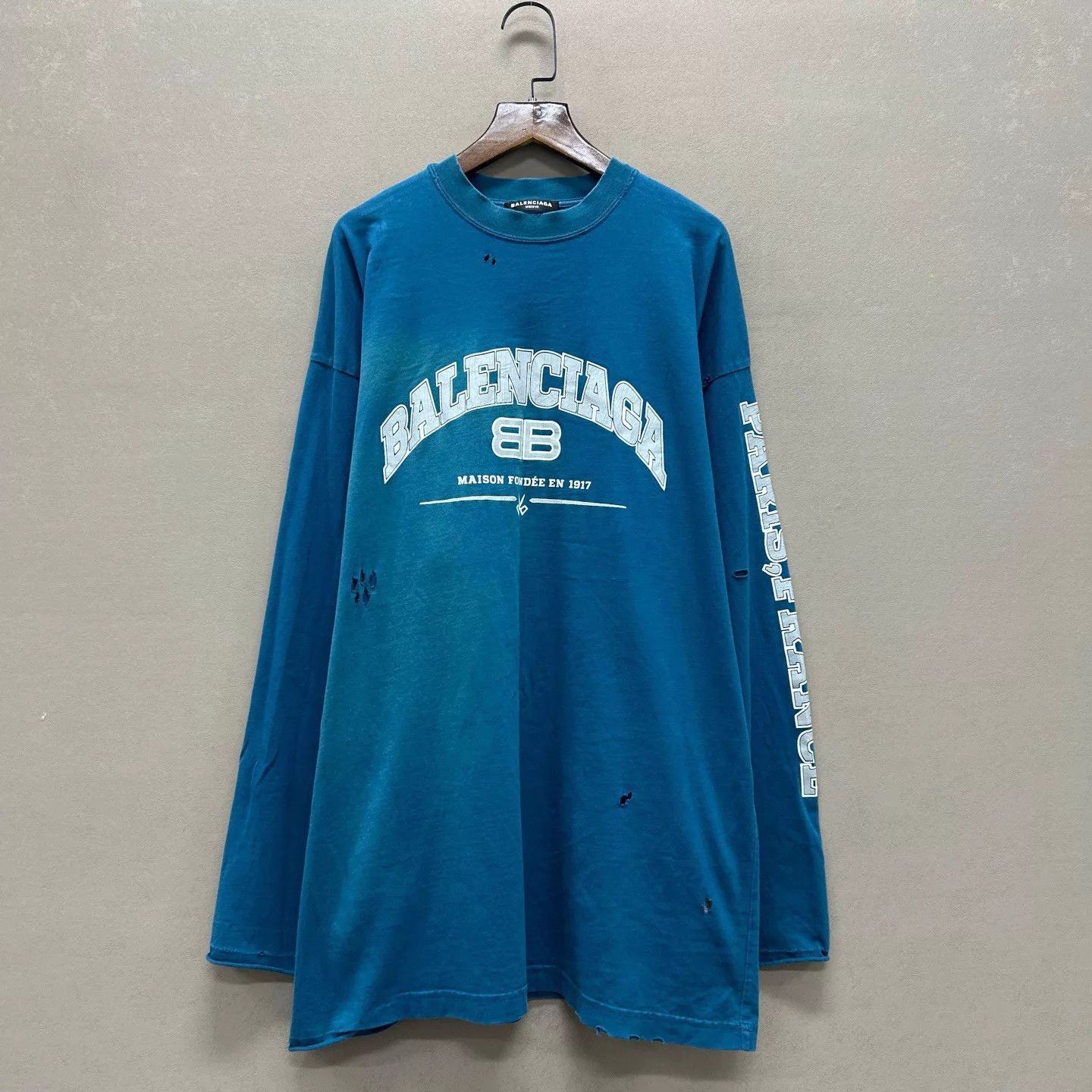 Balenciaga Blue Distressed Long Sleeve Graphic Shirt Size US L / EU 52-54 / 3 - 1 Thumbnail