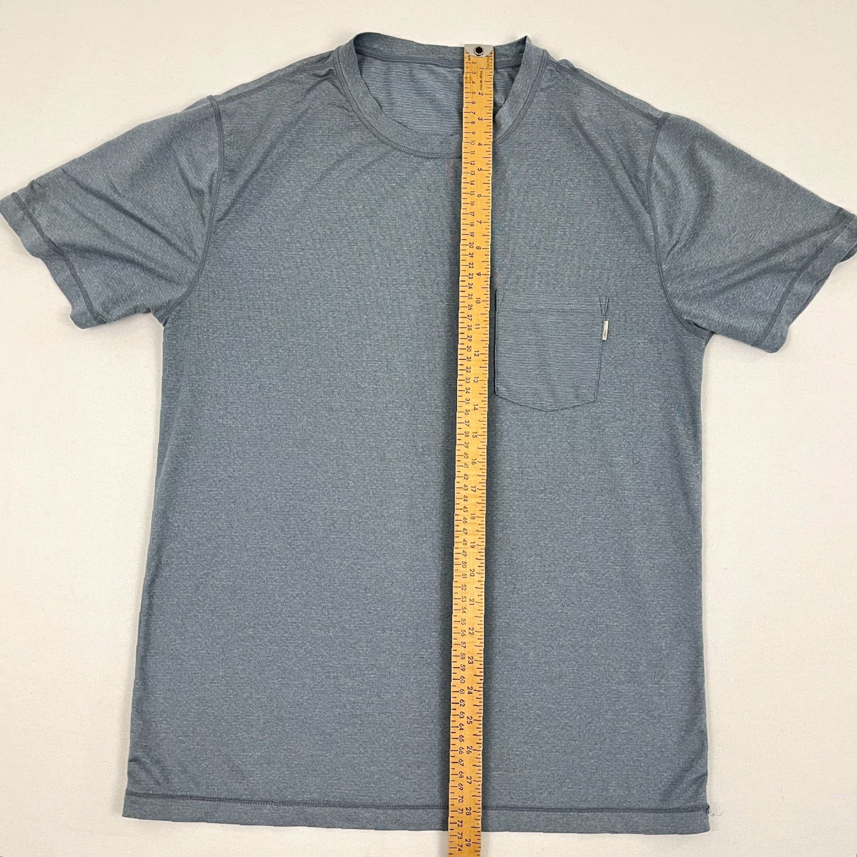 Vuori Vuori Tradewind 2.0 Shirt Mens M / L Blue Active Performance Gym Pocket Tee Size US M / EU 48-50 / 2 - 3 Thumbnail