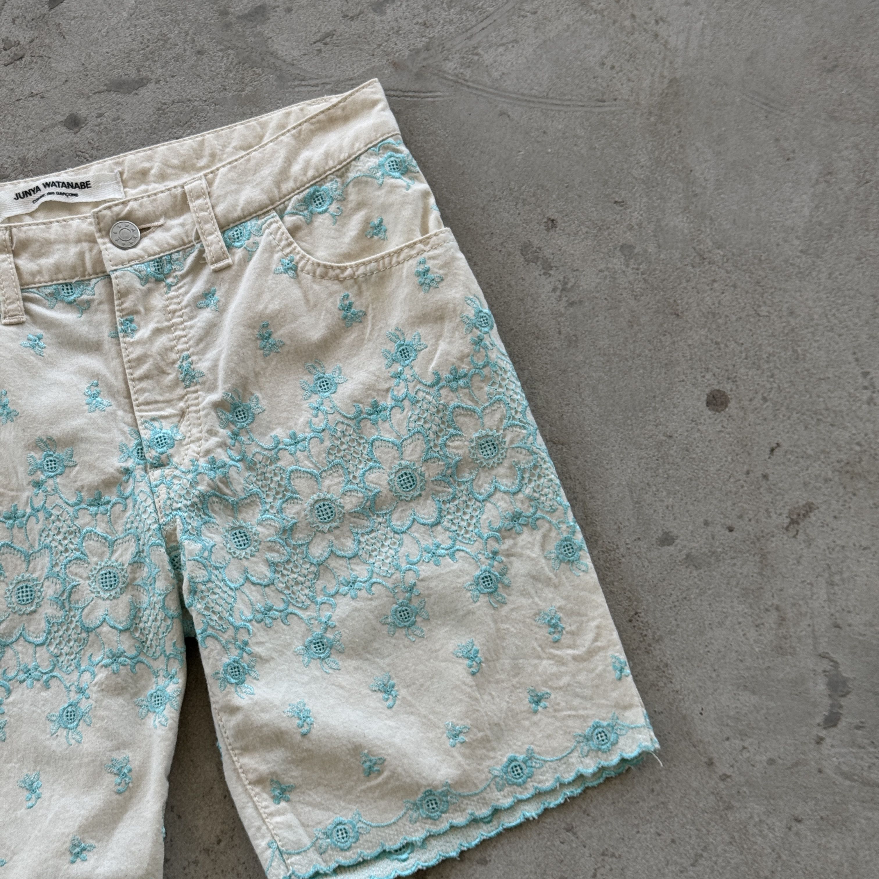 Junya Watanabe Junya Watanabe Comme Des Garcons Floral Lace Shorts Size S Size 30" / US 8 / IT 44 - 2 Thumbnail