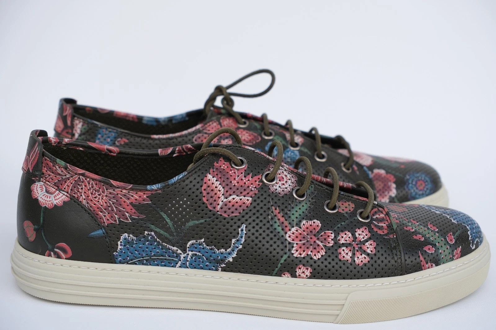 Gucci New Gucci Floral Leather Sneakers UK 9 US 10 EU 43 Size US 11.5 / IT 41.5 - 2 Thumbnail