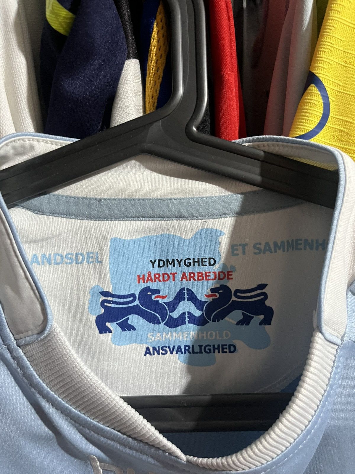 Hummel Hummel SønderjyskE 2017/18 Home Soccer Jersey Size US S / EU 44-46 / 1 - 5 Thumbnail