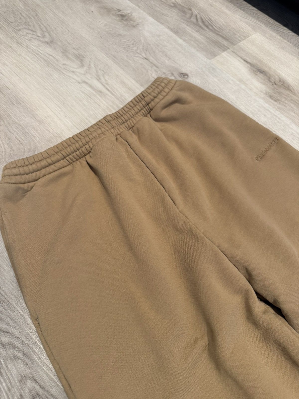 Balenciaga s/s 2021 wide leg sweatpants!! Size US 28 / EU 44 - 3 Thumbnail