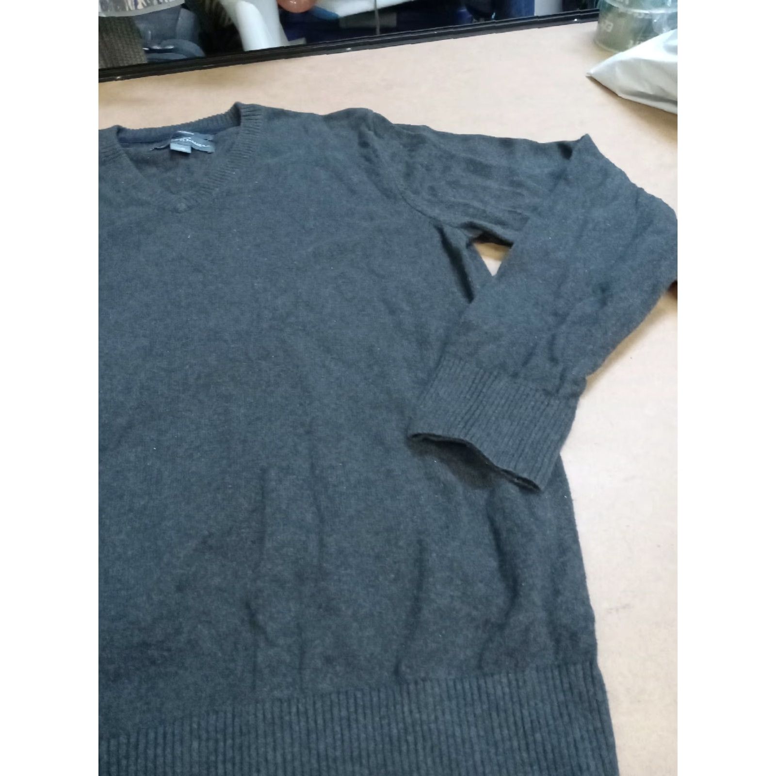 Eddie Bauer Eddie Bauer Mens M Gray Cotton Cashmere V-Neck Sweater Pullover Size US M / EU 48-50 / 2 - 5 Thumbnail