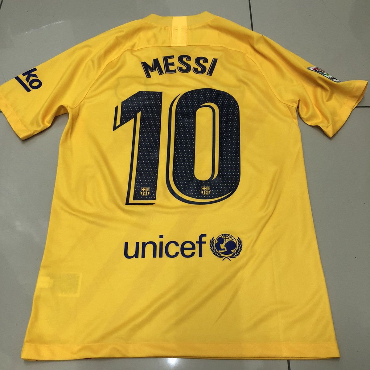 Nike Barcelona 20/21 forth away shirt #10 Messi Size US S / EU 44-46 / 1 - 2 Thumbnail