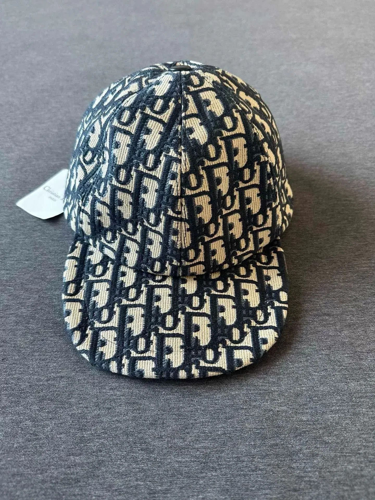 Dior Dior Full Logo Baseball Cap. Size ONE SIZE - 1 Thumbnail