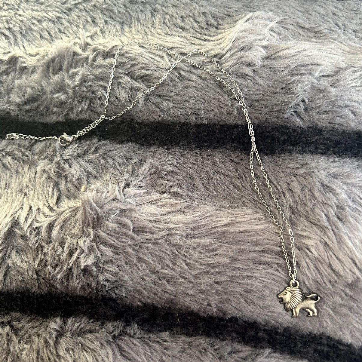 Handmade Handcrafted salvaged pewter lion pendant on chain necklace Size ONE SIZE - 7 Thumbnail
