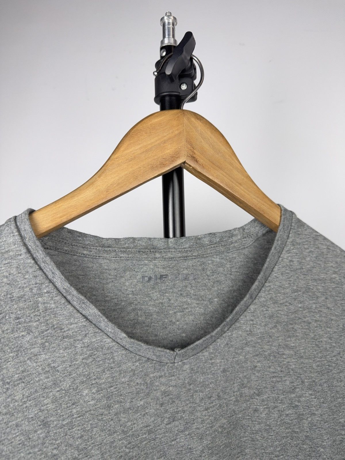 Diesel Luxury 00s Diesel Grey V-Neck T-Shirt Minimal Logo Size US M / EU 48-50 / 2 - 2 Thumbnail
