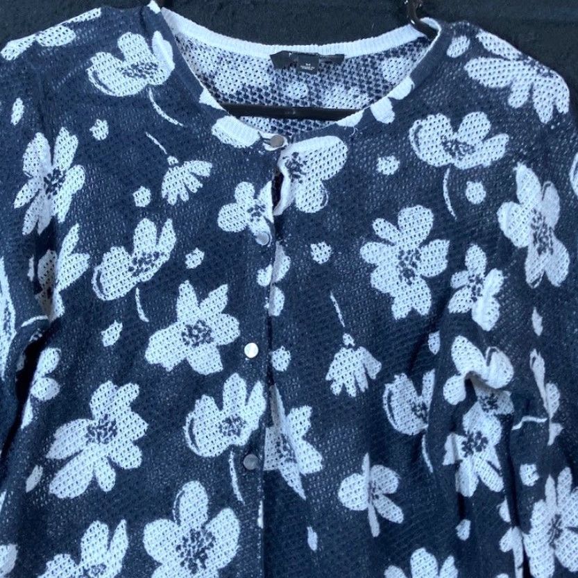 Ann Taylor Ann Taylor Womens Sweater Floral Button Front Knitted 100% Cotton M Navy White Cardigan Casual Womens Size M / US 6-8 / IT 42-44 - 2 Thumbnail