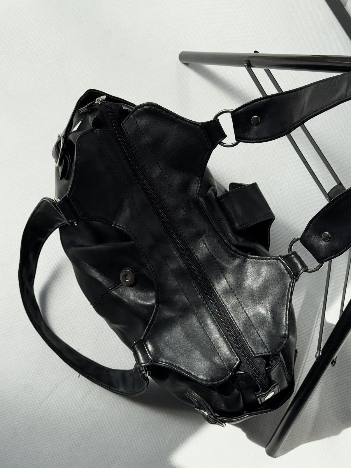 Japanese Brand Y2k Crossbody Leather Bag Avant Garde Diesel Style Size ONE SIZE - 10 Thumbnail