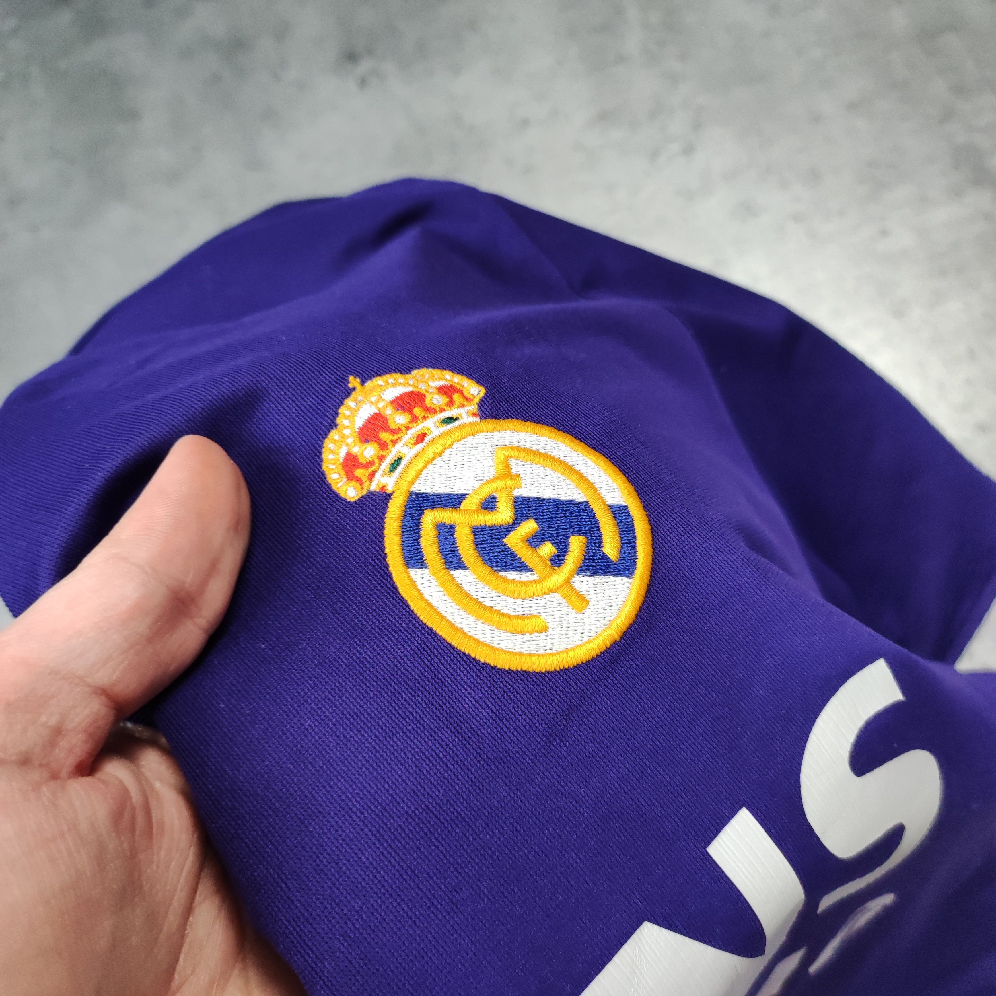 Vintage RARE Real Madrid Vintage 2002 Doublesided Third Jersey Size US M / EU 48-50 / 2 - 9 Thumbnail