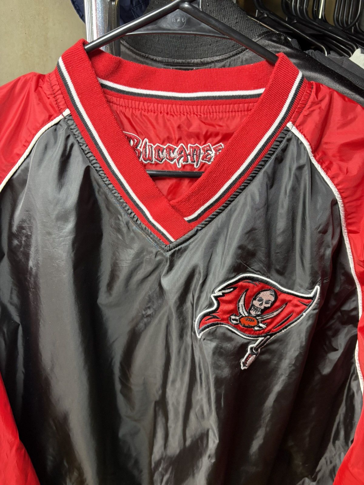 NFL × Vintage 1990s Tampa bay Buccaneers reverse windbreaker pullover Size US XXL / EU 58 / 5 - 2 Thumbnail