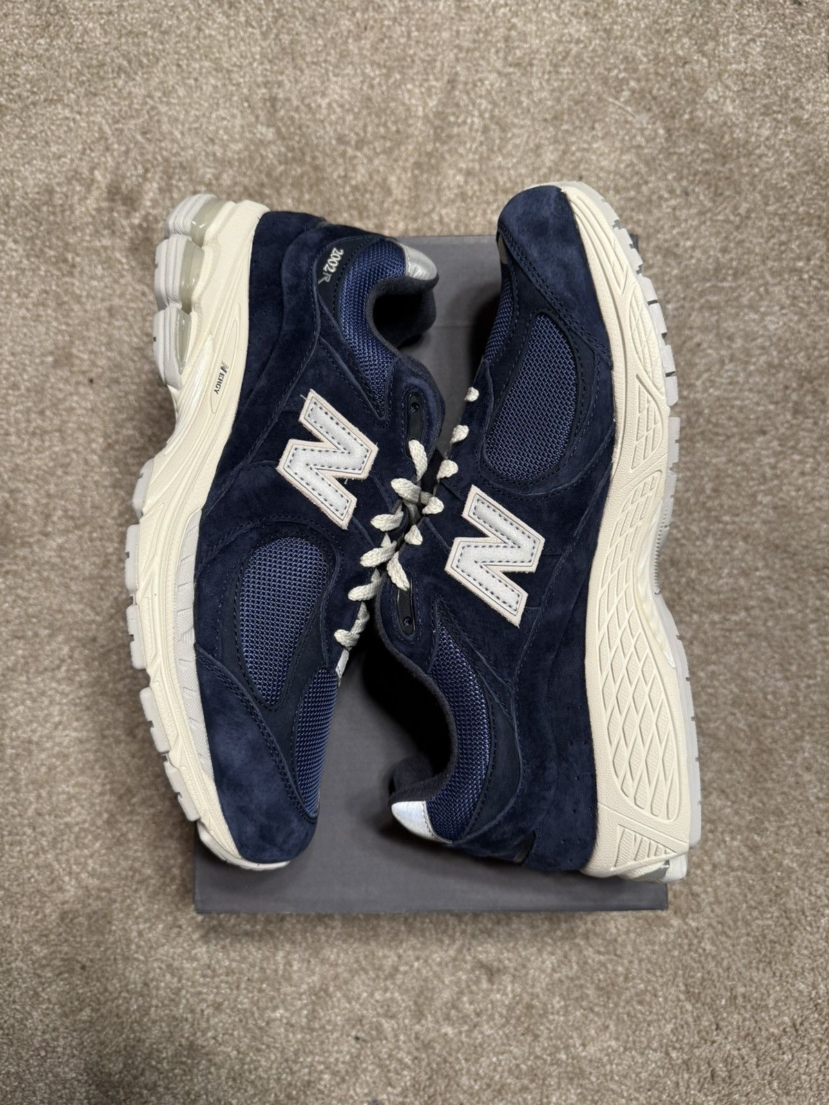 New Balance New Balance 2002R “Navy Grey” Size US 10 / EU 43 - 3 Thumbnail