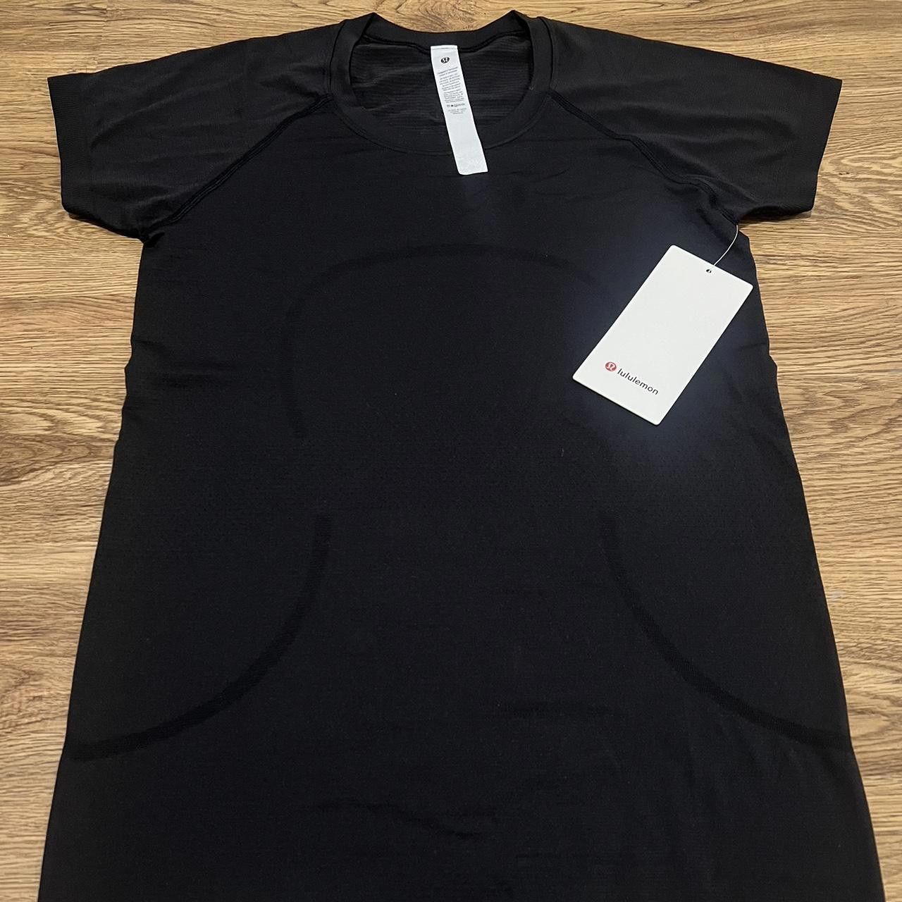 Designer Lululemon Women's Black Tshirt Size M / US 6-8 / IT 42-44 - 3 Thumbnail