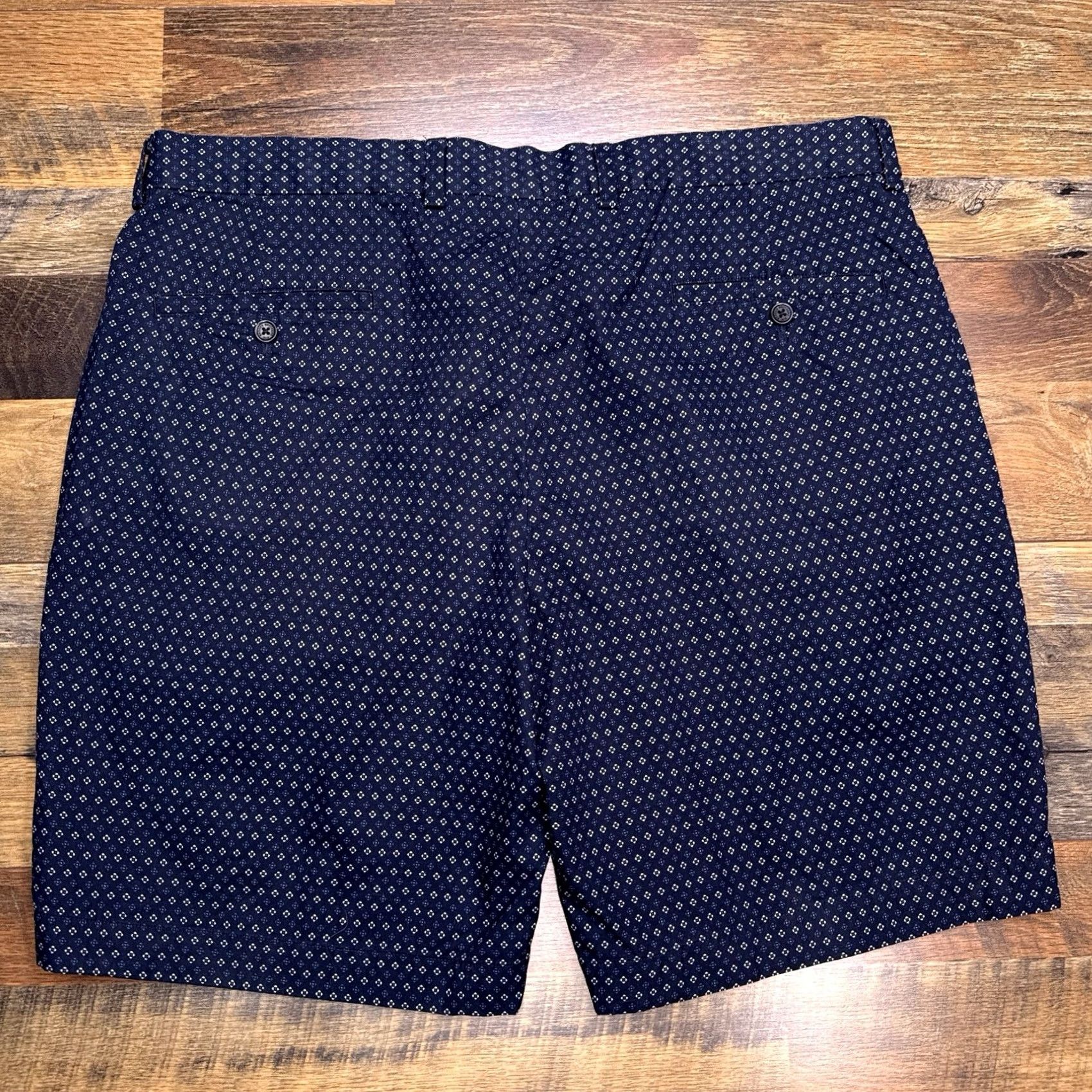 Brooks Brothers Brooks Brothers Bermuda Shorts Mens 40 Navy Blue Mid Rise Chino Pocket Geometric Twill Regular Mens Size 40 Blue Preppy Casual Travel 9in Inseam Size US 40 / EU 56 - 2 Thumbnail