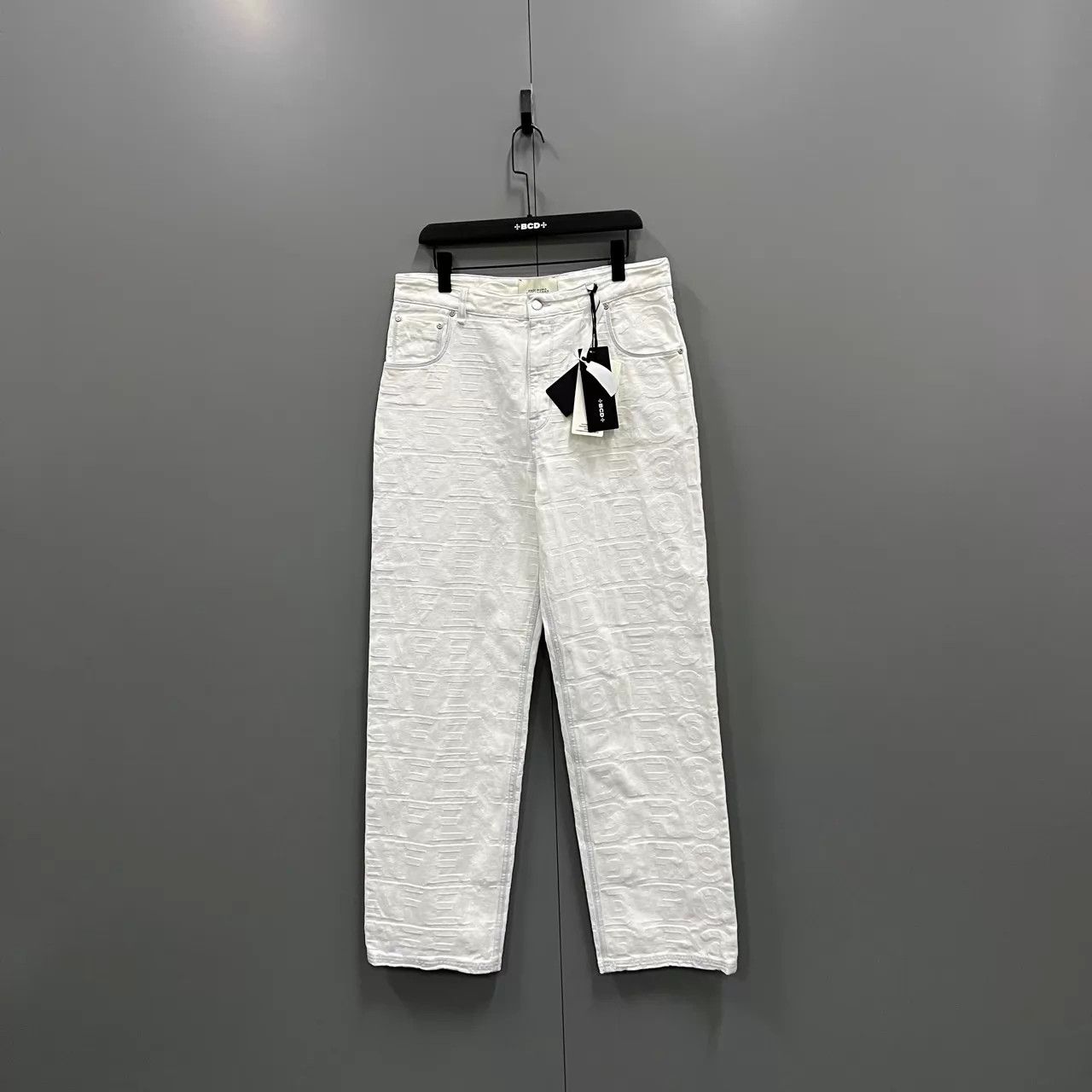 Fendi FENDI x Mars Jacobs White Logo Jeans NWT 32,34,36 Size US 34 / EU 50 - 1 Thumbnail
