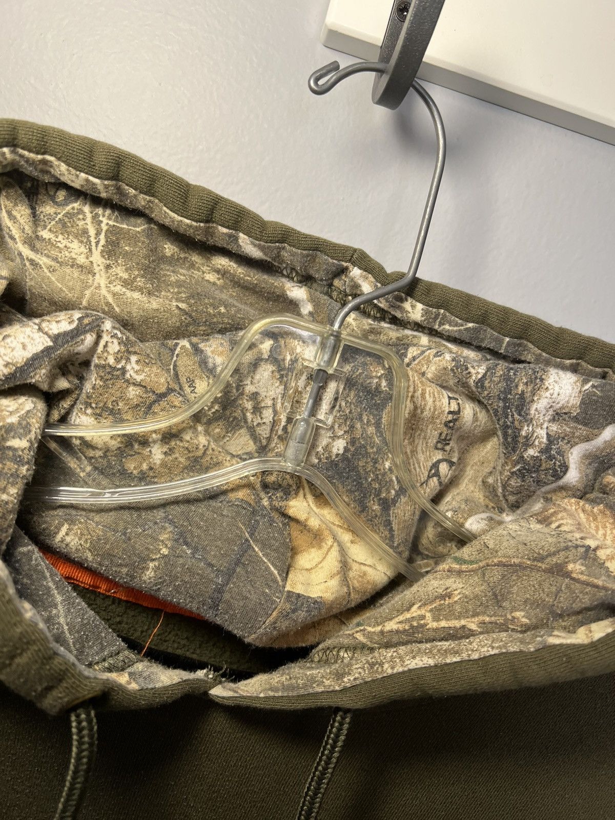 Realtree Vintage Real Tree camo lined hood and logo pullover hoodie Size US L / EU 52-54 / 3 - 3 Thumbnail