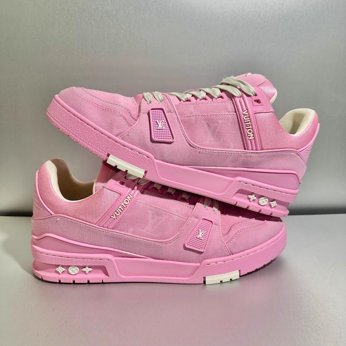 Louis Vuitton Louis Vuitton Trainer 25 New Pink Denim 9/43 Mint Size US 9 / EU 42 - 3 Thumbnail