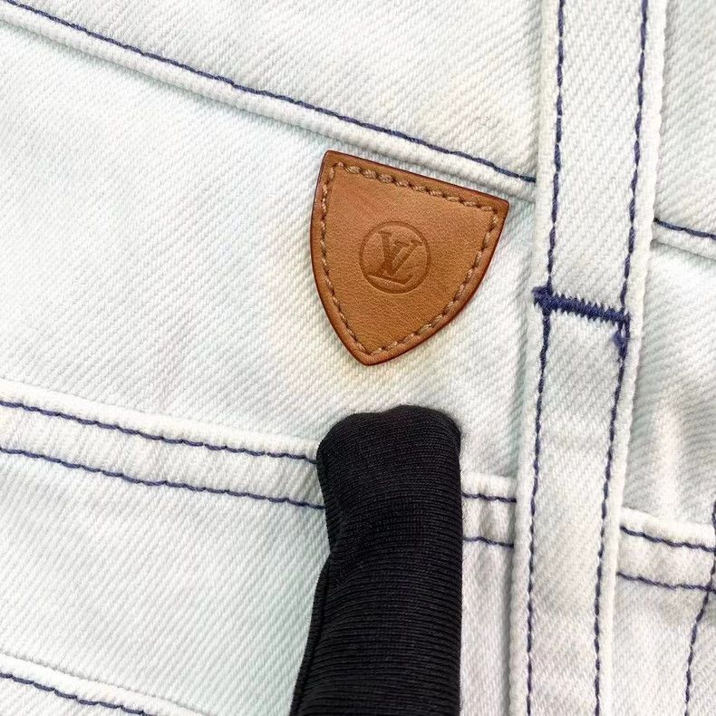 Louis Vuitton Louis Vuitton White zip-up high-waist pants Size US 38 / EU 54 - 7 Thumbnail