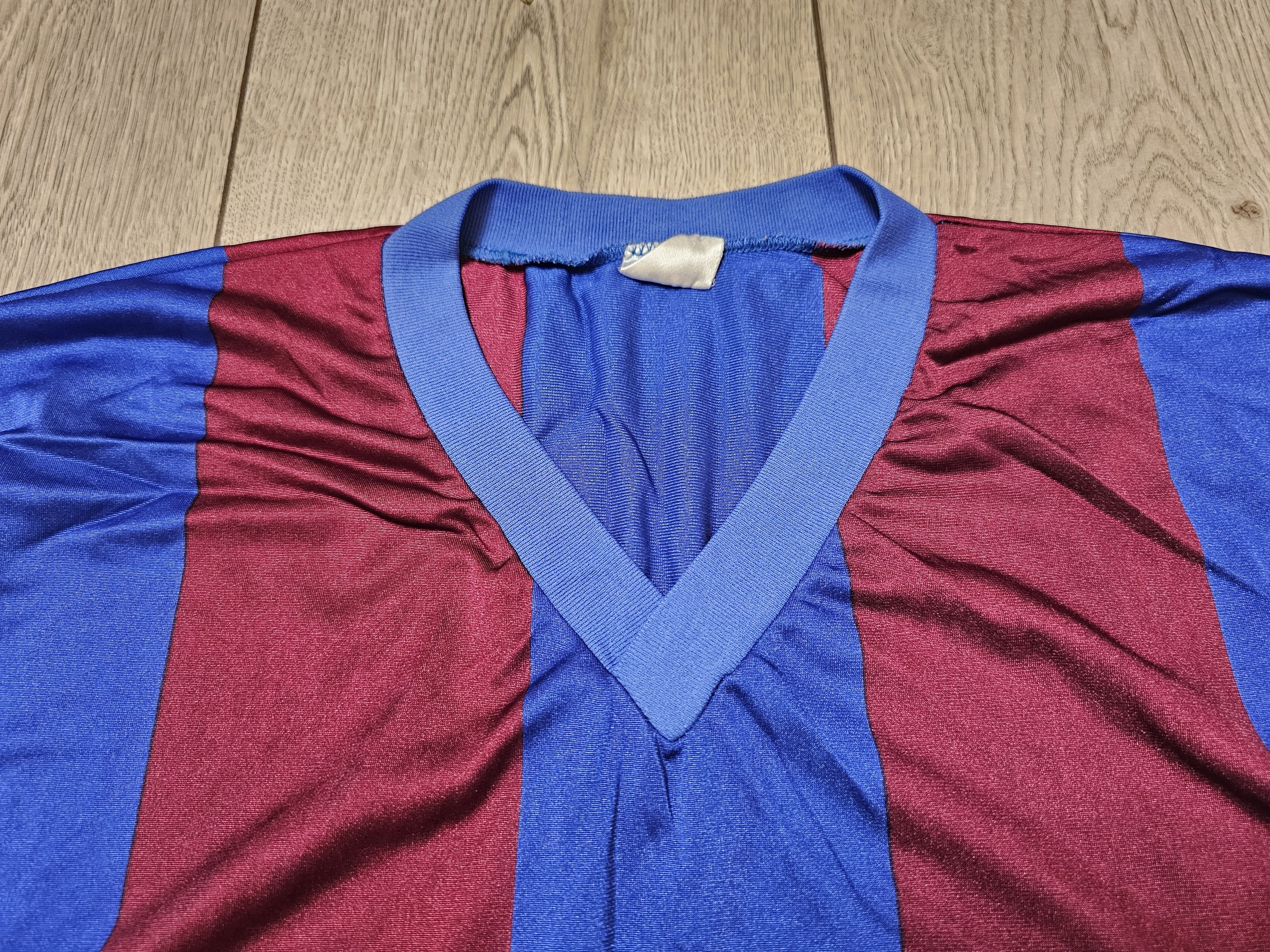 Vintage BY BARCELONA 1973 1975 VINTAGE FOOTBALL SHIRT SOCCER JERSEY Size US M / EU 48-50 / 2 - 3 Thumbnail