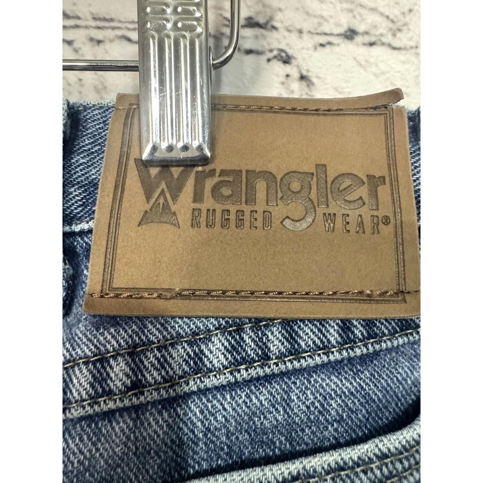 Wrangler Wrangler Jeans Rugged wear Denim Men's Blue 38x32 Regular Solid Button Jeans Body Size US 38 / EU 54 - 2 Thumbnail