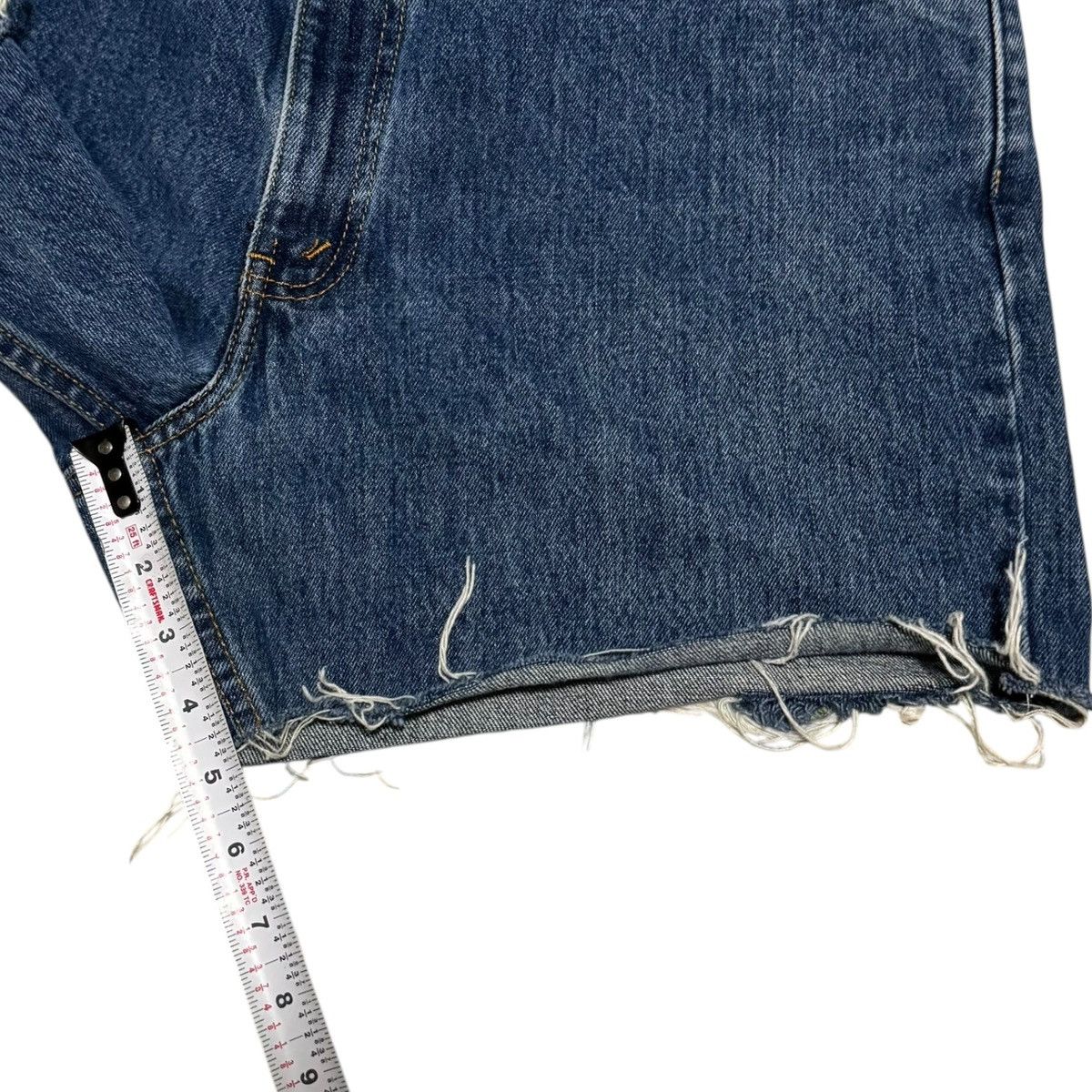 Levi's 2002 Levi's 550 Cut Off Jean Shorts Men's 38 (Fits 36) Size US 36 / EU 52 - 9 Thumbnail