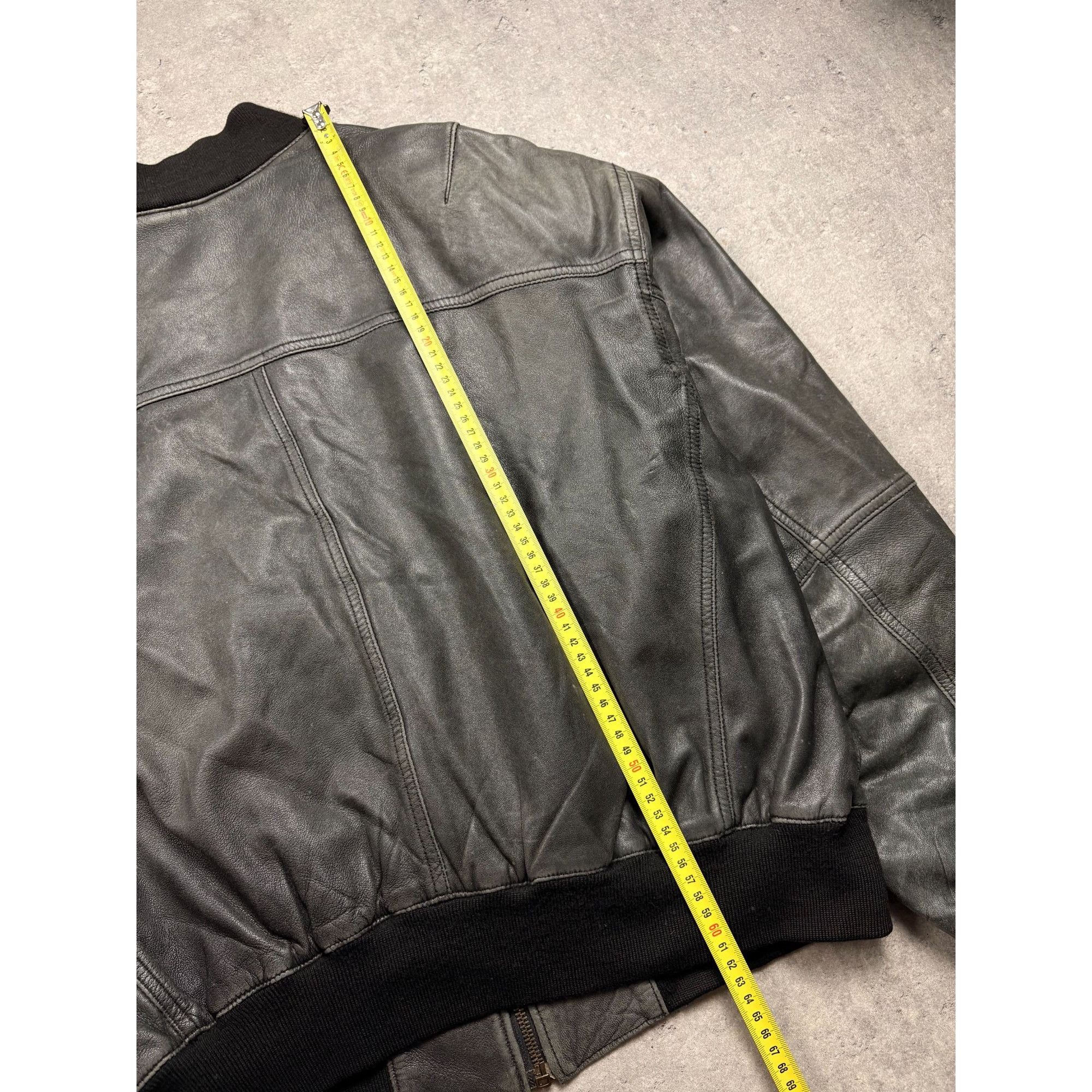 Japanese Brand Vintage McFlues Black Leather Bomber Jacket With Ribbed Trim Size US L / EU 52-54 / 3 - 7 Thumbnail