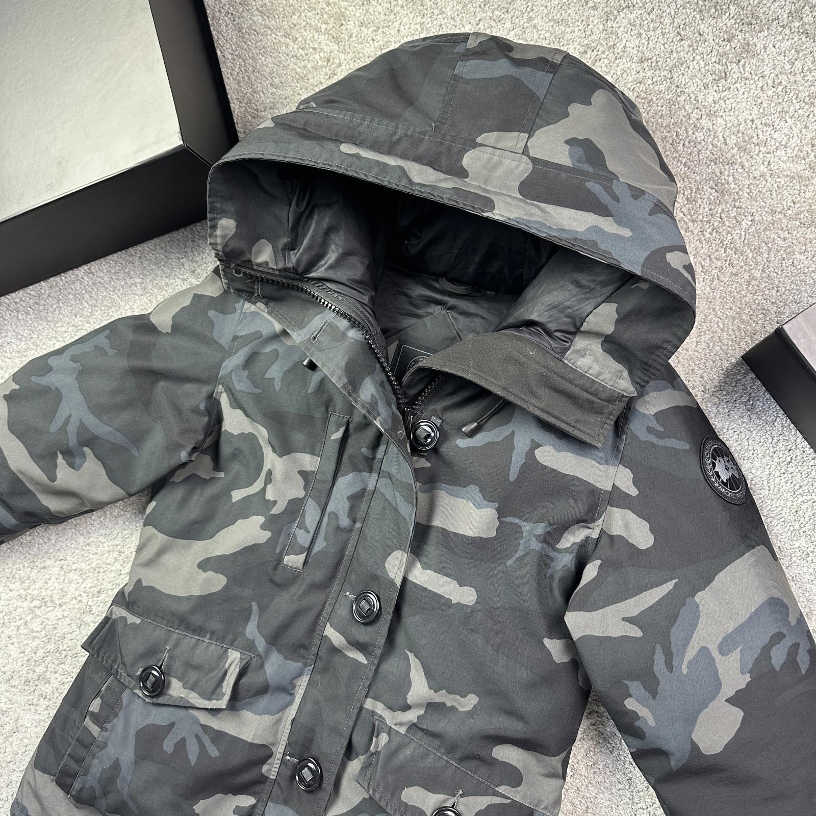 Canada Goose Canada Goose Ladies Rideau Size M Size M / US 6-8 / IT 42-44 - 3 Thumbnail