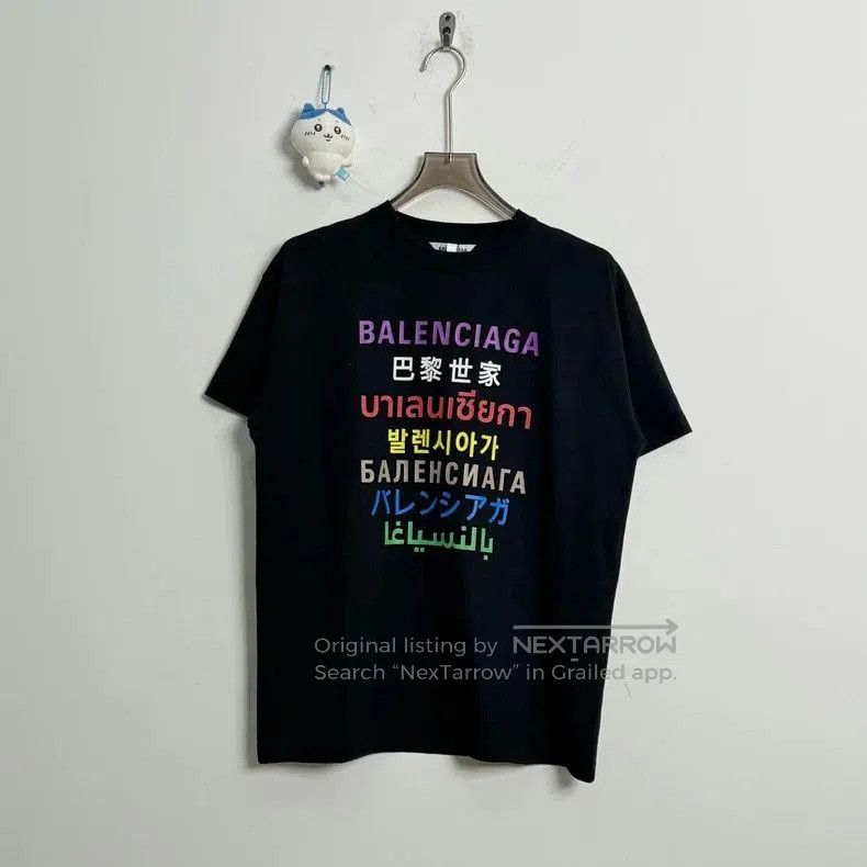 Balenciaga Balenciaga Seven-Language Logo Short Sleeve Tee. Size US S / EU 44-46 / 1 - 1 Thumbnail