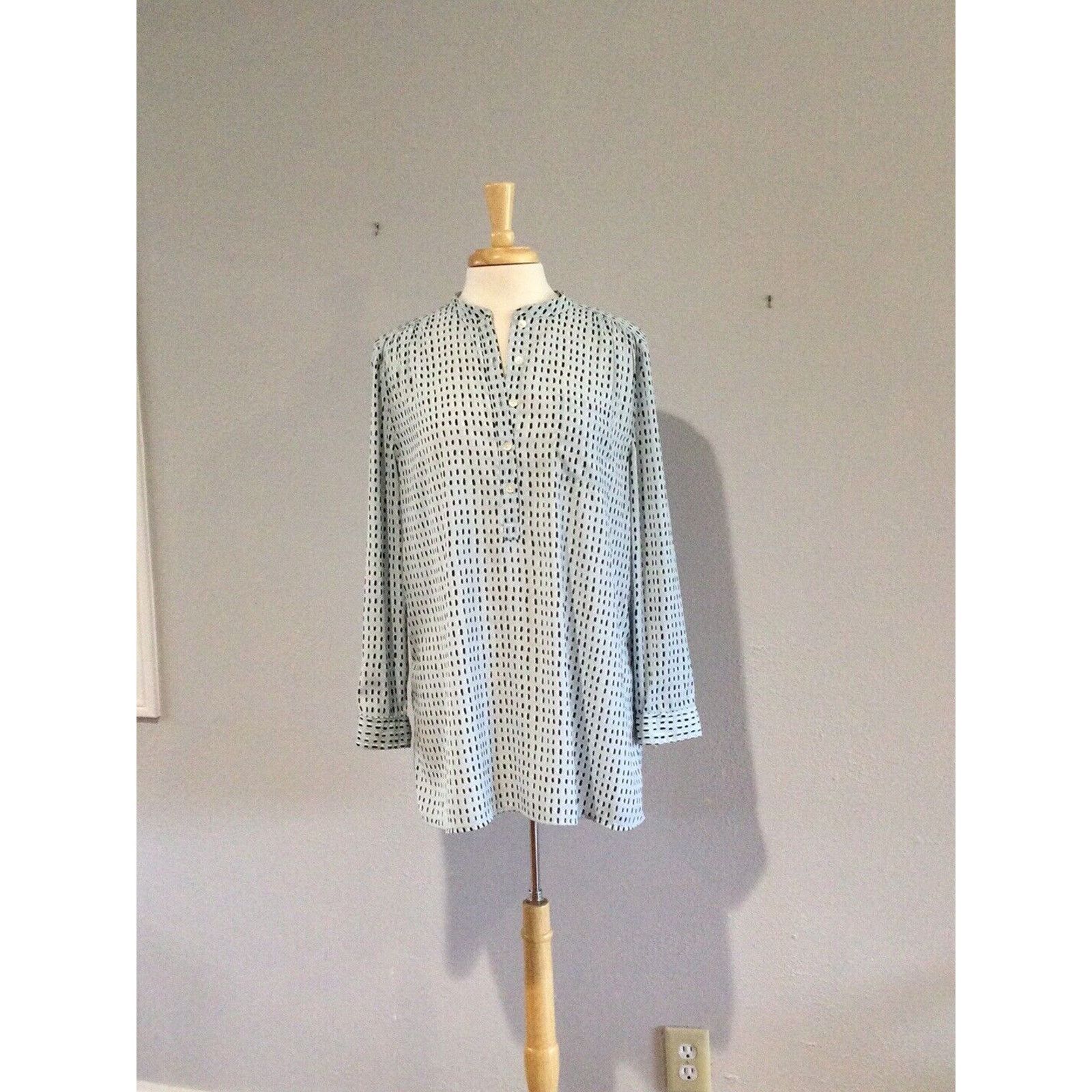 Other Caslon Long Sleeve 3/4 Button Front Tunic Sz 1/1X/14W/16W Size ONE SIZE - 1 Thumbnail