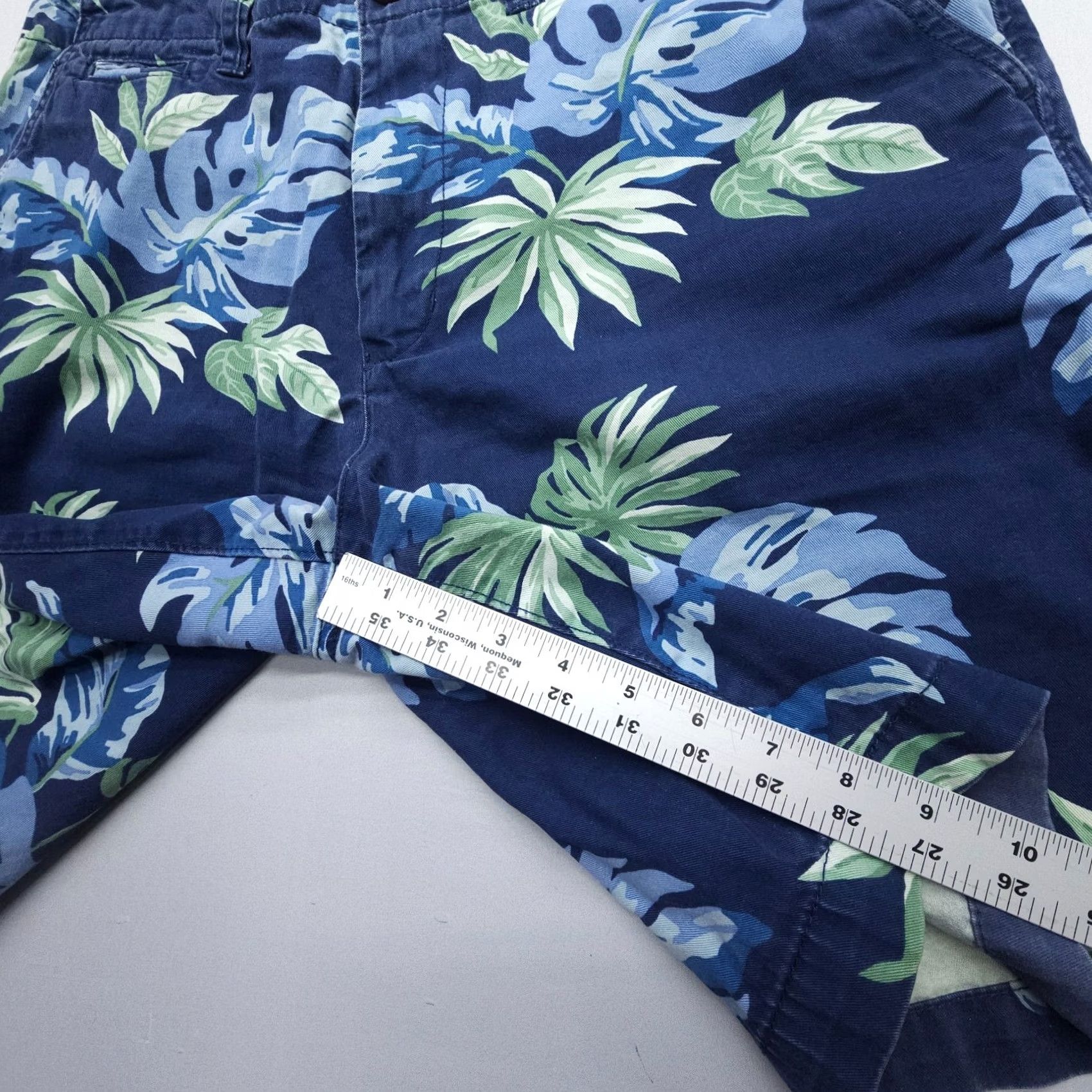 American Eagle Outfitters American Eagle Outfitters Shorts Mens 33 x 9 Floral Chino Tropical Cotton Twill Blue 9 in Inseam Casual Beaching Vintage No Size US 33 - 6 Thumbnail