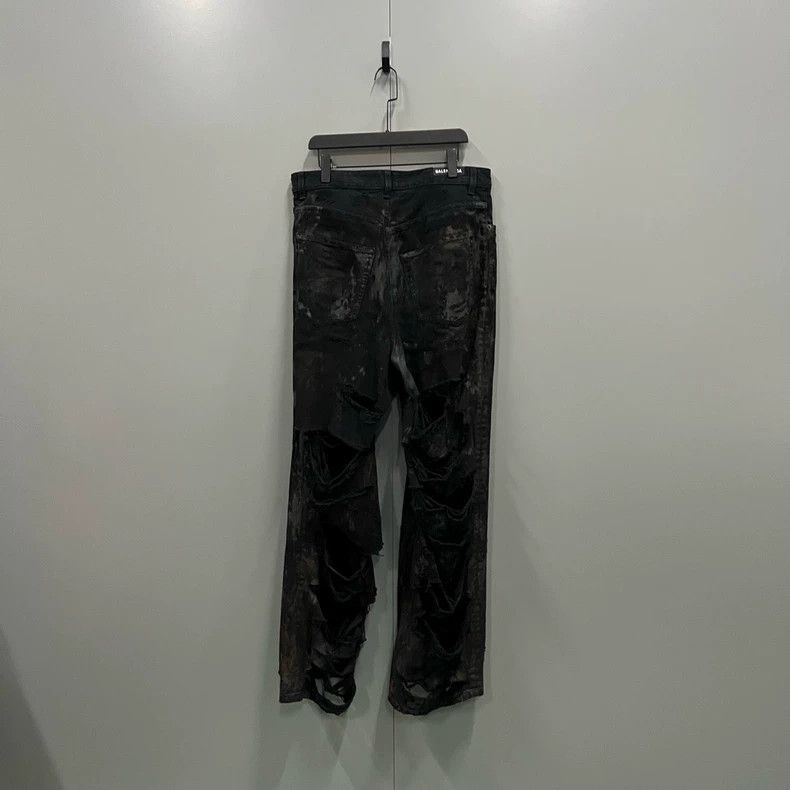 Balenciaga Balenciaga size M Black worn, torn and soiled jeans Size US 27 - 2 Thumbnail
