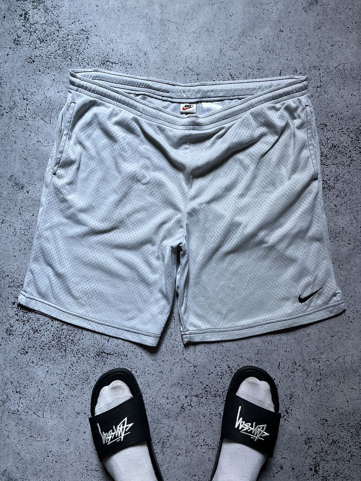 Nike × Vintage Vintage Nike Basketball Baggy Shorts Mini Swoosh Y2K USA Size US 34 / EU 50 - 1 Thumbnail