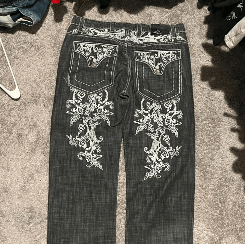 Embroidery Baggy Jeans