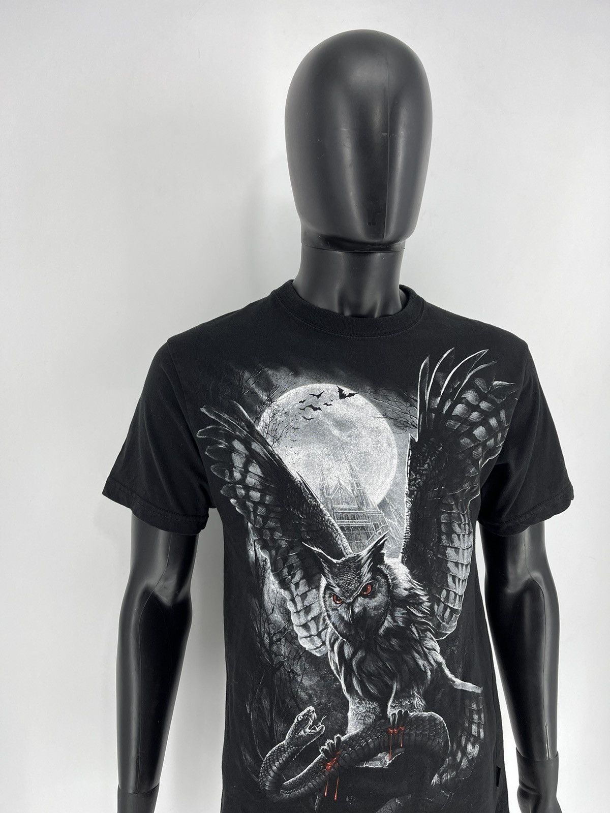 Band Tees × Vintage Vintage Y2K Bloody Owl T-shirt Spiral Tee Black Vintage Rock Size US L / EU 52-54 / 3 - 3 Thumbnail